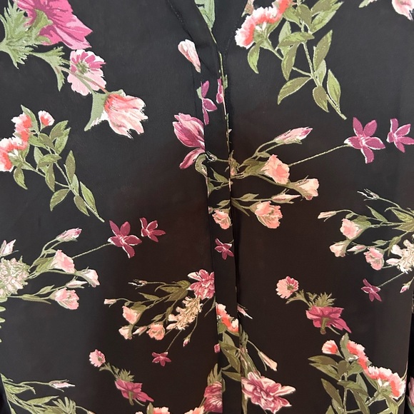 Denver Hayes 2xl Floral Sleeveless Top - Black and Pink- pleating and buttons - Picture 5 of 11